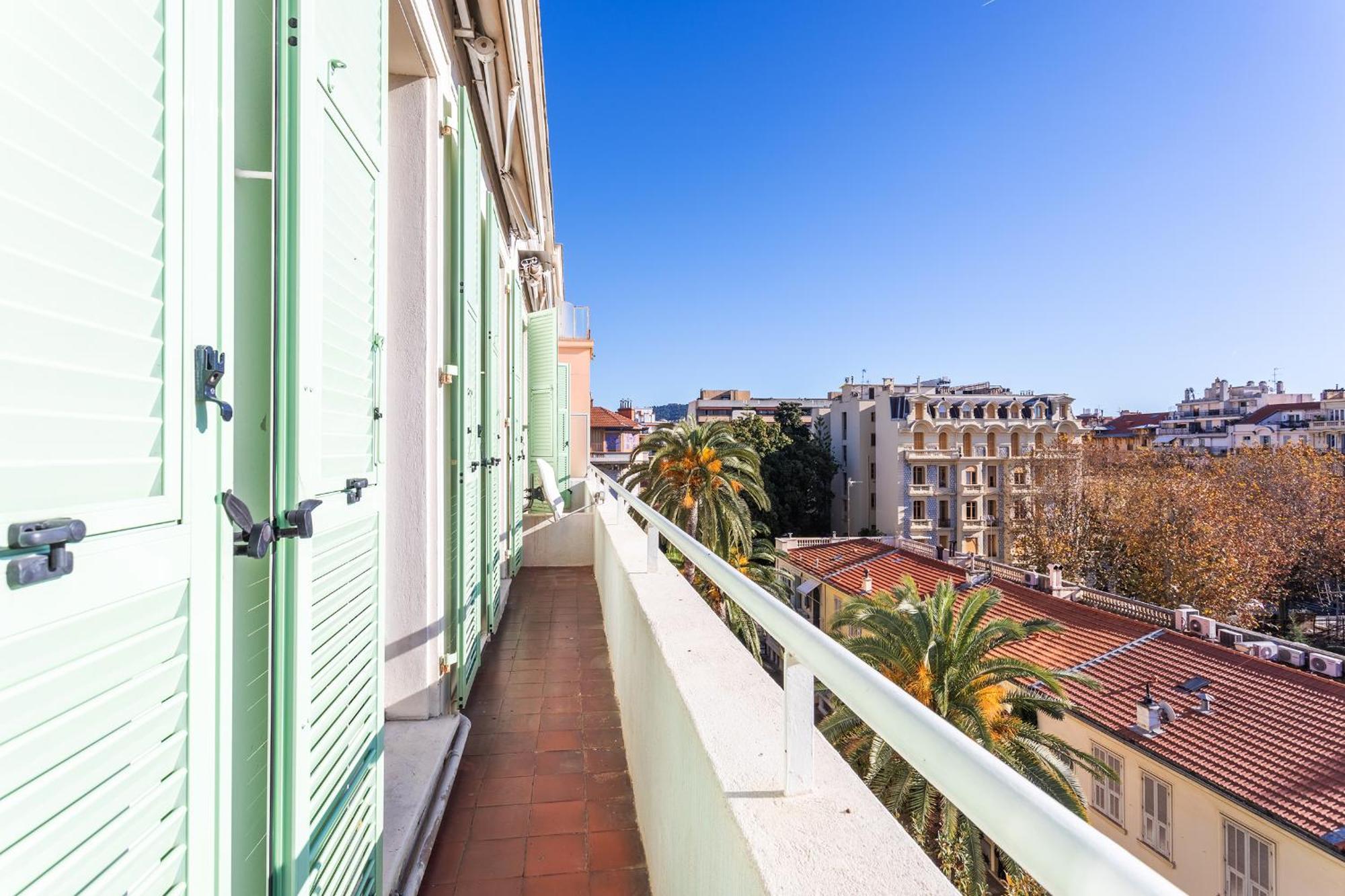 Ambassador Palace Ap2095 By Riviera Homes